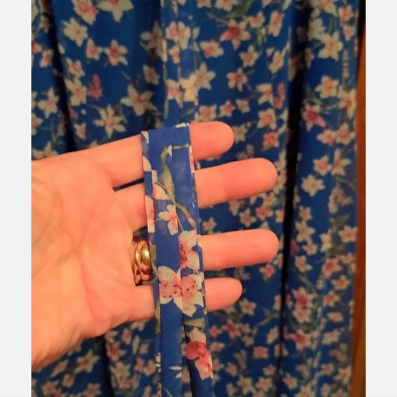 Beautiful Dainty Off Shoulder Floral Roz And Ali Dress Blue Size 12. - Picture 3 of 6